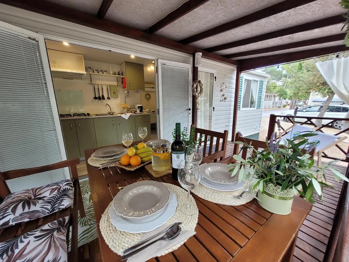 Mobile Homes Soline Biograd Na Moru 4*,