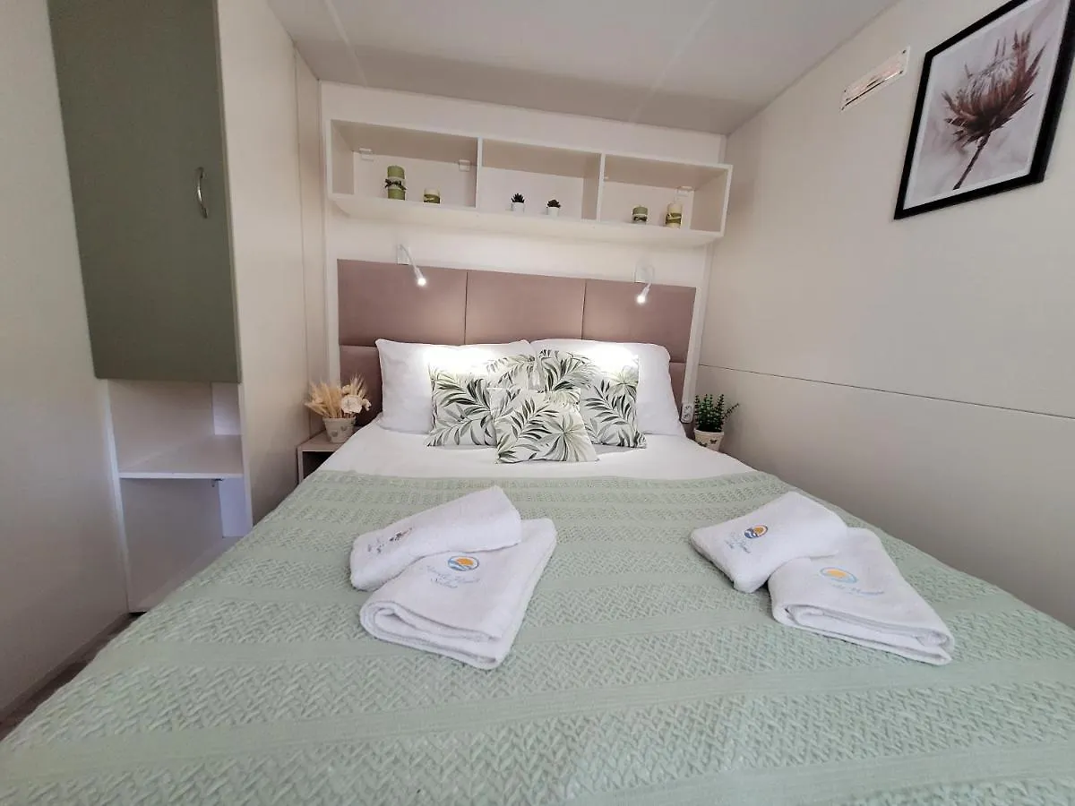 Mobile Homes Soline Biograd Na Moru 4*,